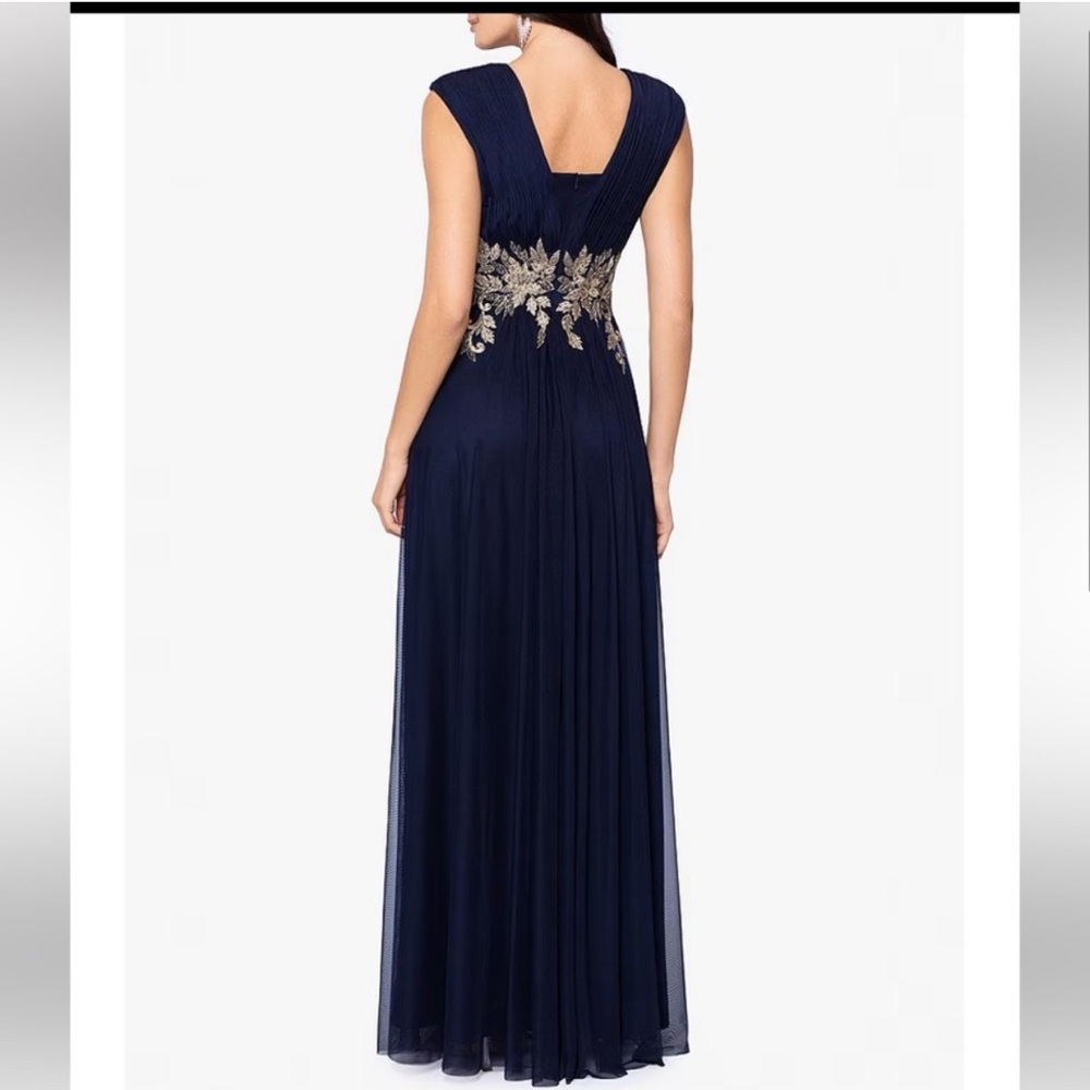 NWT Betsy & Adam Casey Long Chiffon V-Neck Floral Applique Bodice Gown Navy/... - Picture 3 of 5